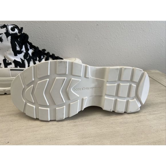 Alexander McQUEEN Men Tread Slick Logo High Top Sneaker White Black EU42.5 US9.5 - Picture 13 of 16